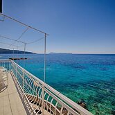 Mira Sea Front Guesthouse