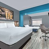 La Quinta Inn & Suites by Wyndham Decatur