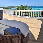 Breakfast At Monaco