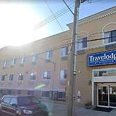 Travelodge by Wyndham Ozone Park