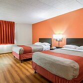 Motel 6 New Stanton, PA