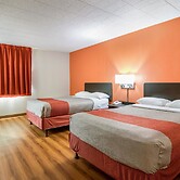 Motel 6 New Stanton, PA