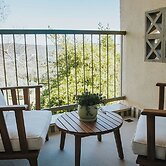 Tzuba Hotel
