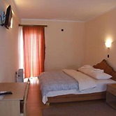 Viv Hotel