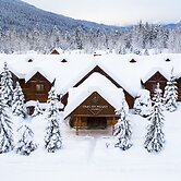 Glacier House Resort