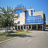Elegance Hotel