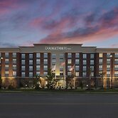 DoubleTree by Hilton Raleigh - Cary