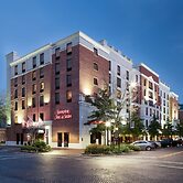 Hampton Inn & Suites Gainesville-Downtown