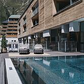 The Crystal VAYA Unique