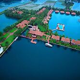 Sterling Lake Palace Alleppey