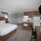 Coast Dawson Creek Hotel