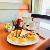 Travelodge by Wyndham Dawson Creek