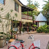 Glasshouse Mountains Ecolodge