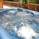 Mountain Laurel - 1 Bedrooms, 1 Baths, Sleeps 4 Cabin by RedAwning