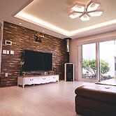 Private Family Homestay - Farm Square