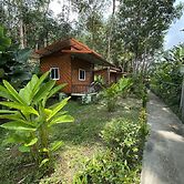 Khaosok Bamboo Huts Resort