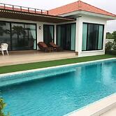 La Playa Beach Front Pool Villa Cha-am