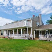 Cavendish Breeze Inn