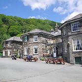 The Oakeley Arms Hotel