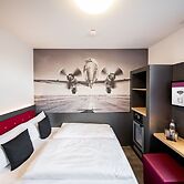 SMARTY Airport Cologne Hotel