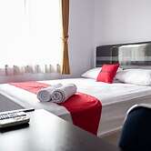 RedDoorz near Supermall Karawaci 2