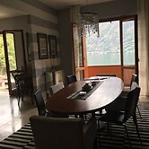 Swan's Nest Luxury Apartment on the Lake