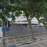 Pé na areia do Guarujá - Praia do Tombo (12F)