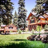 Alpen Way Chalet Mountain Lodge