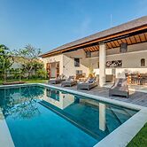 Echo Beach Villa & Apartment