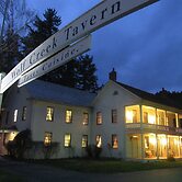 Wolf Creek Inn & Tavern