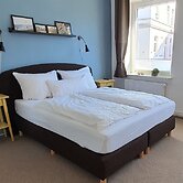 bed & Kitchen