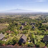 Rhino Watch safari Lodge