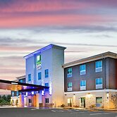 Holiday Inn Express And Suites Junction by IHG