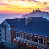 Headlands Coastal Lodge & Spa