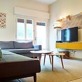 2BDR Masaryk Square Apt Central Location