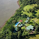 Tupa Lodge selva y río