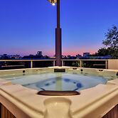 Darwin City Lights Jacuzzi