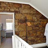 Lythgo's Row Colonial Cottages