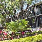 Los Laureles Hotel & Centro de Convenciones