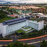 Ramada Plaza by Wyndham Chao Fah