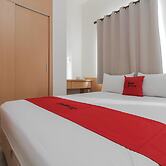 RedDoorz Plus near Galaxy Bekasi