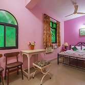 OYO 15934 Home Traditional 3BHK Bainguinim