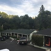 Lake Shasta Lodge