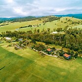 Outlook Hill Vineyard Cottages