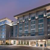Courtyard by Marriott Atlanta Alpharetta/Avalon Area