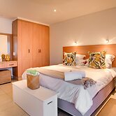 Limoni Luxury Suites