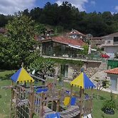 Casas Rurales A Chairiña Y A Revolta