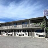 The Canterbury Inn of Downtown Invermere