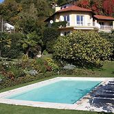 Stunning 4 bed Villa With Private Pool, Bbq, Wifi, Lake Views, Walking