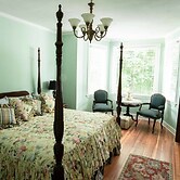 Valparaiso Inn Bed & Breakfast
